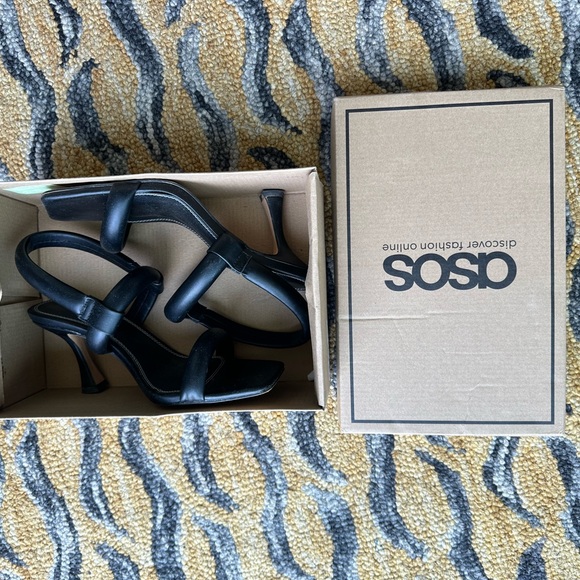 Puffer Black Heels - 8 WIDE - Asos Hickory Padded Mod-Heeled Sandals - Picture 2 of 7